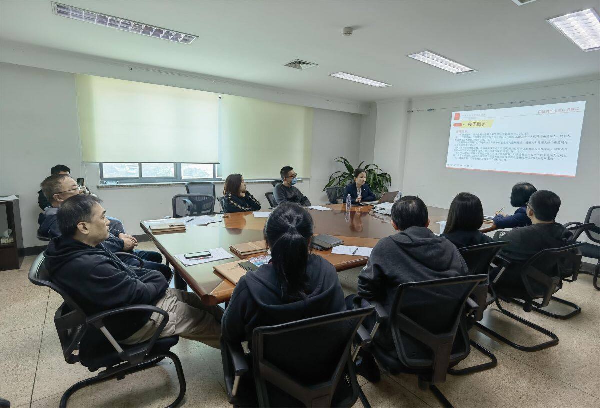 公司工會(huì)組織員工參加普法教育活動(dòng)